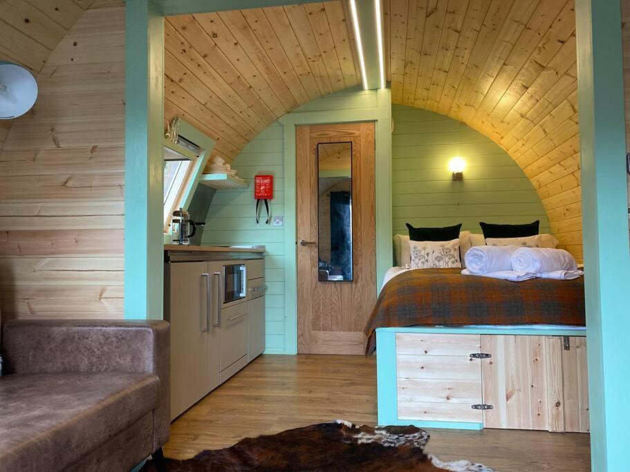 Seaview Lodges At Torlinnhe Fort William Exteriör bild