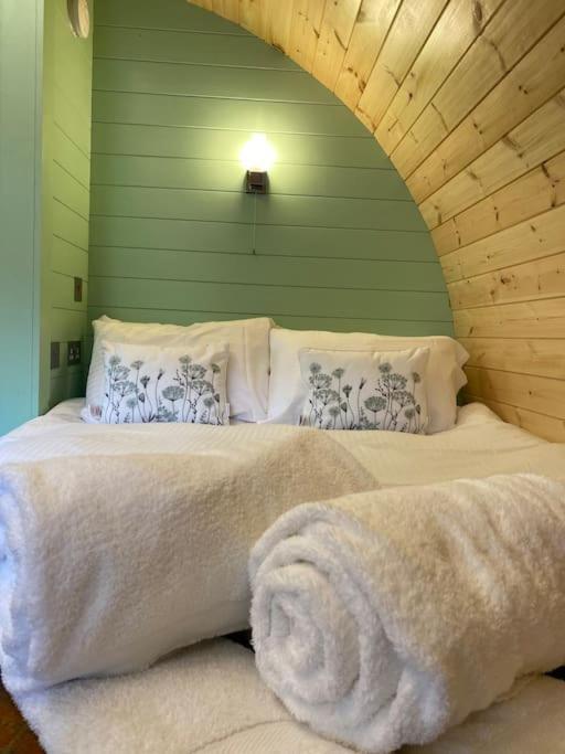 Seaview Lodges At Torlinnhe Fort William Exteriör bild