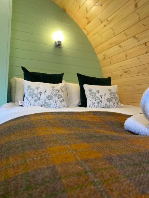 Seaview Lodges At Torlinnhe Fort William Exteriör bild