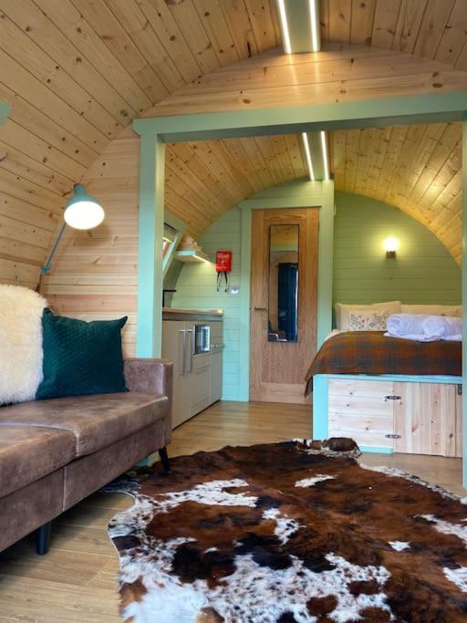 Seaview Lodges At Torlinnhe Fort William Exteriör bild