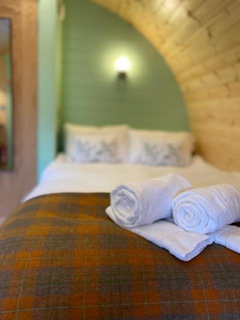 Seaview Lodges At Torlinnhe Fort William Exteriör bild